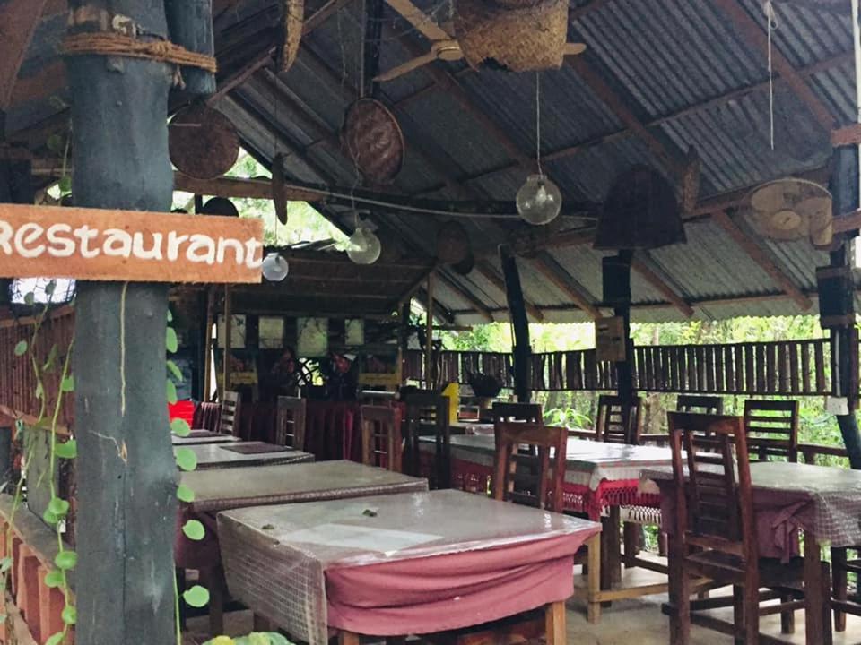 Tree House Hostel Sigiriya Exterior foto